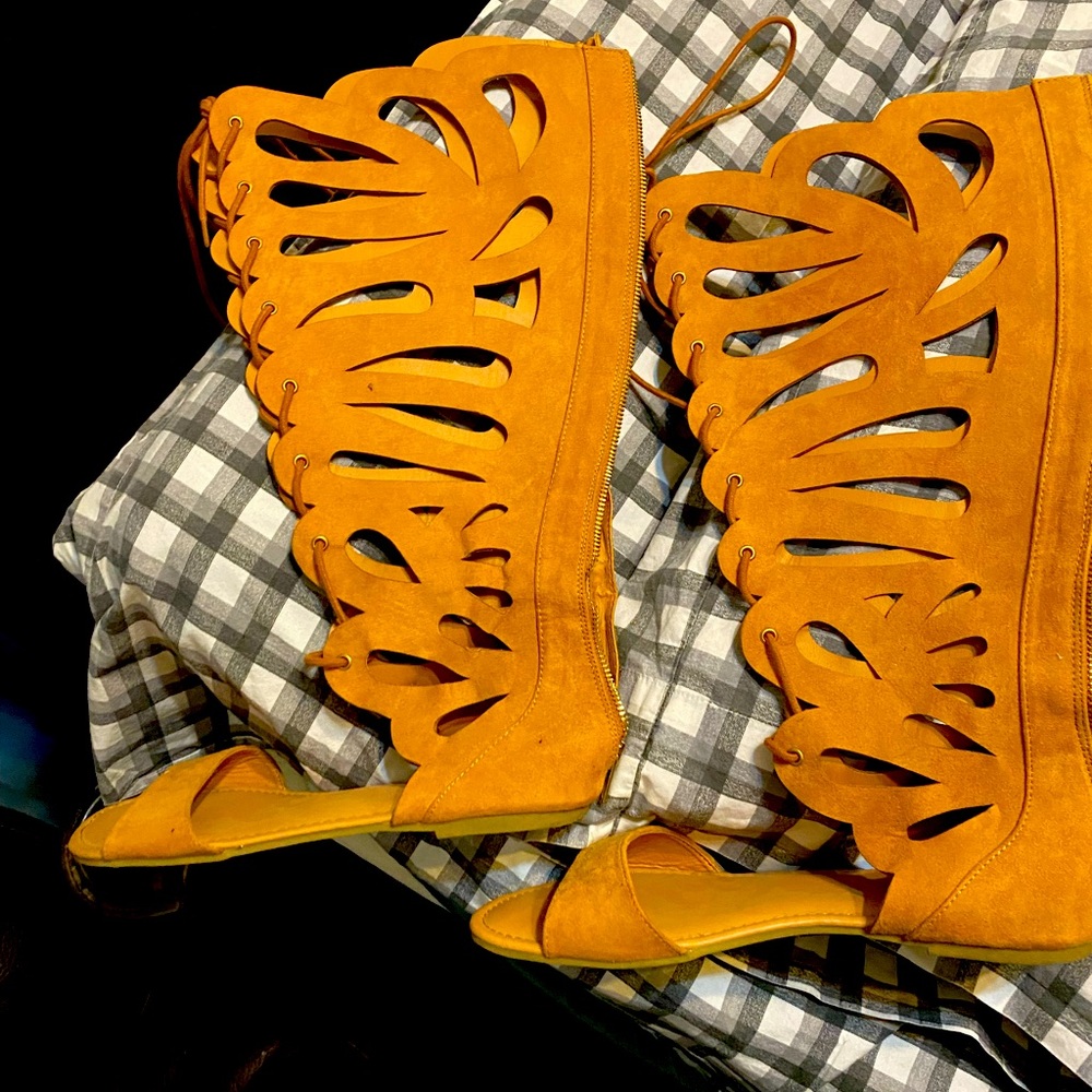 Size 9 knee high sandals from Torrid